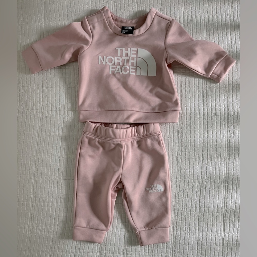 The north face sweatsuit